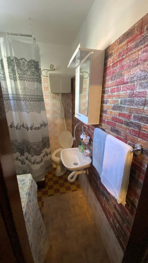Arni Apartments Donja Vrezina エクステリア 写真